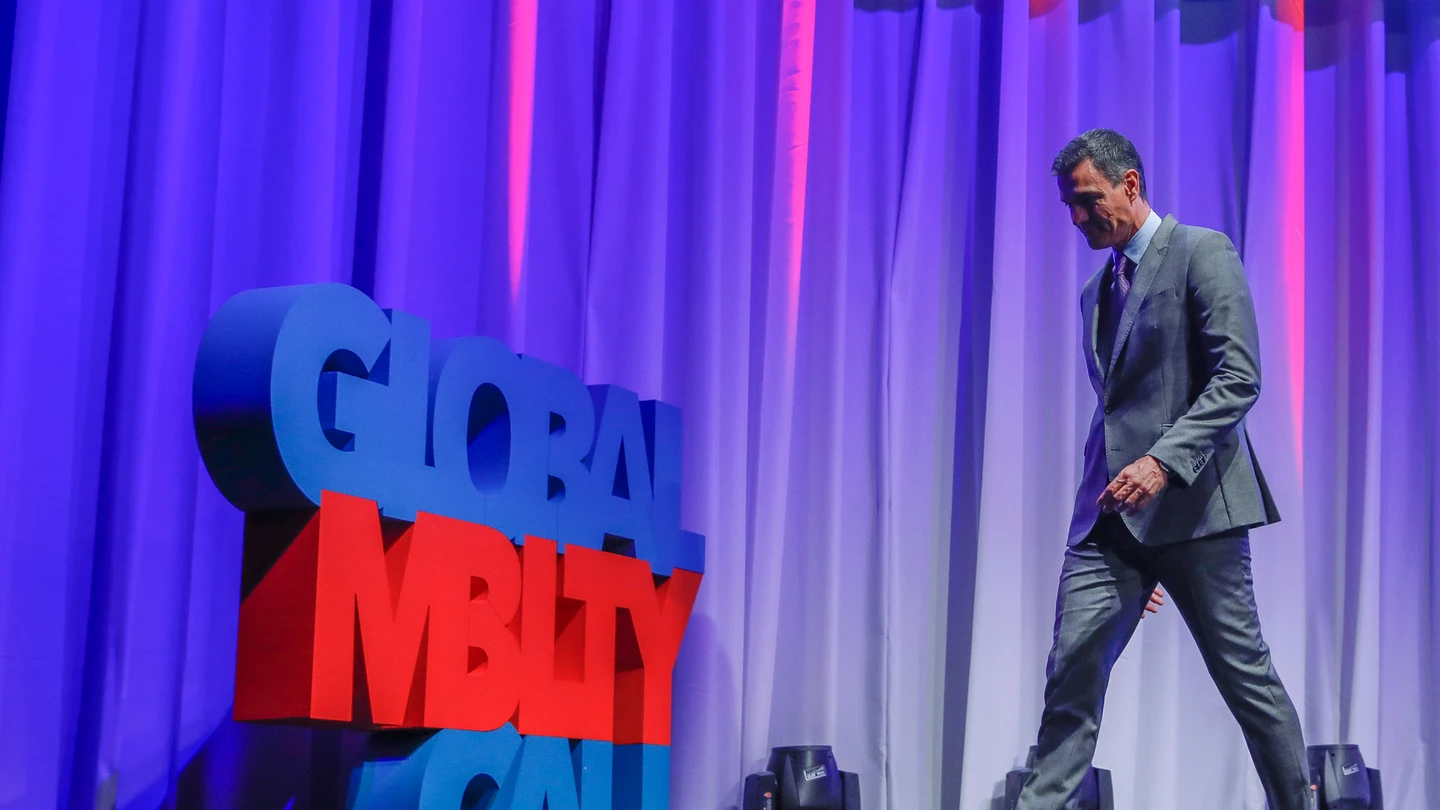 El presidente del gobierno, Pedro Sánchez, clausura este jueves, en su tercera y última jornada, el Global Mobility Call en la sede de Ifema, en Madrid. El presidente del gobierno, Pedro Sánchez, clausura este jueves, en su tercera y última jornada, el Global Mobility Call en la sede de Ifema, en Madrid.