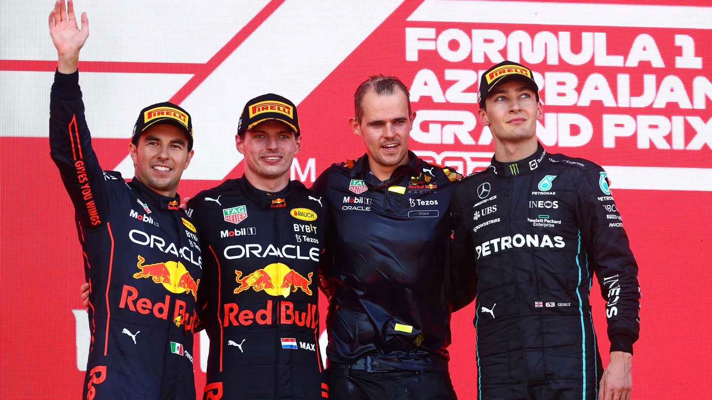 El podio del Gran Premio de Bakú con Pérez, Verstappen y Russell El podio del Gran Premio de Bakú con Pérez, Verstappen y Russell
