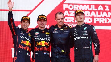 El podio del Gran Premio de Bakú con Pérez, Verstappen y Russell