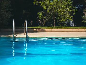 Imagen de archivo de una piscina Imagen de archivo de una piscina
