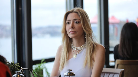 Simge Selçuk es Nebahat Atakul Simge Selçuk es Nebahat Atakul