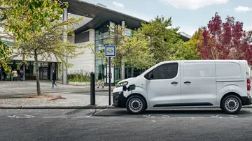 Europa prohibirá en 2035 la venta de coches nuevos que generen CO2 Europa prohibirá en 2035 la venta de coches nuevos que generen CO2