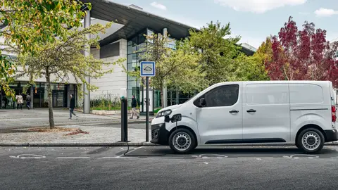 Europa prohibirá en 2035 la venta de coches nuevos que generen CO2 Europa prohibirá en 2035 la venta de coches nuevos que generen CO2