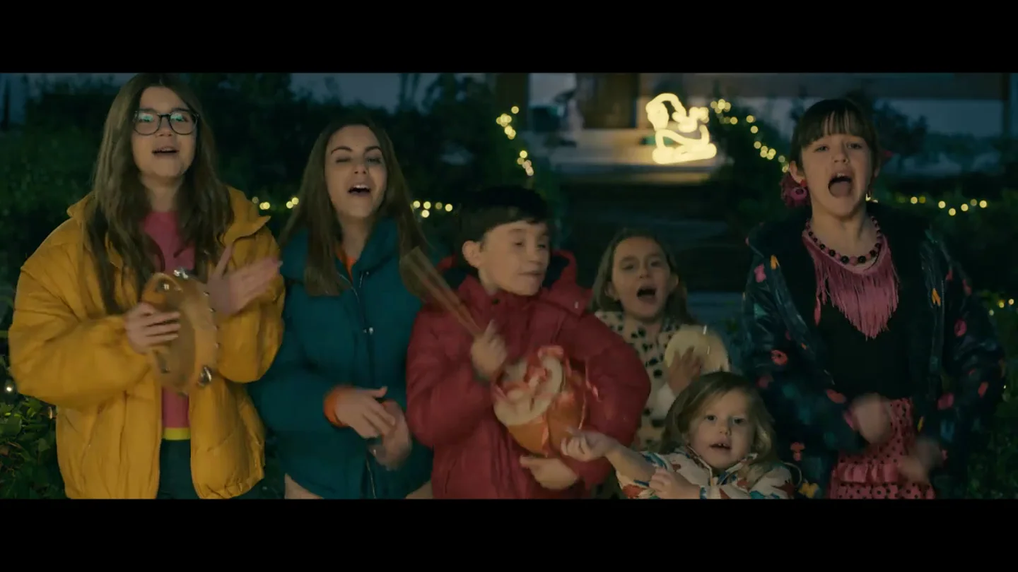 'Padre no hay más que uno 3': la familia numerosa de Santiago Segura celebra la Navidad en su tráiler final 'Padre no hay más que uno 3': la familia numerosa de Santiago Segura celebra la Navidad en su tráiler final