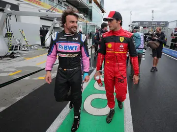 Fernando Alonso, con Carlos Sainz