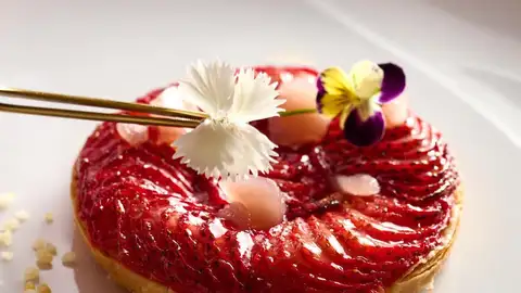 Tarta de Fresa en STAY. Dos Estrellas Michelin Tarta de Fresa en STAY. Dos Estrellas Michelin