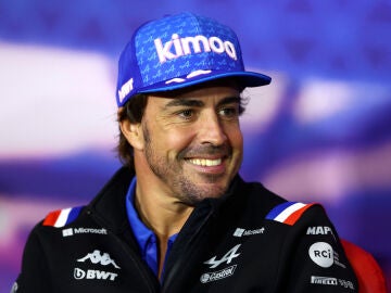 Fernando Alonso, sonriente