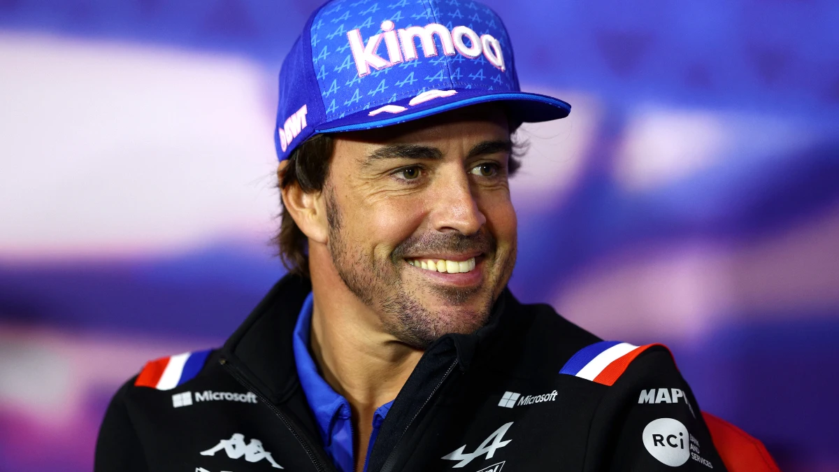 Fernando Alonso, sonriente