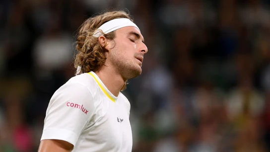 Stefanos Tsitsipas se lamenta Stefanos Tsitsipas se lamenta