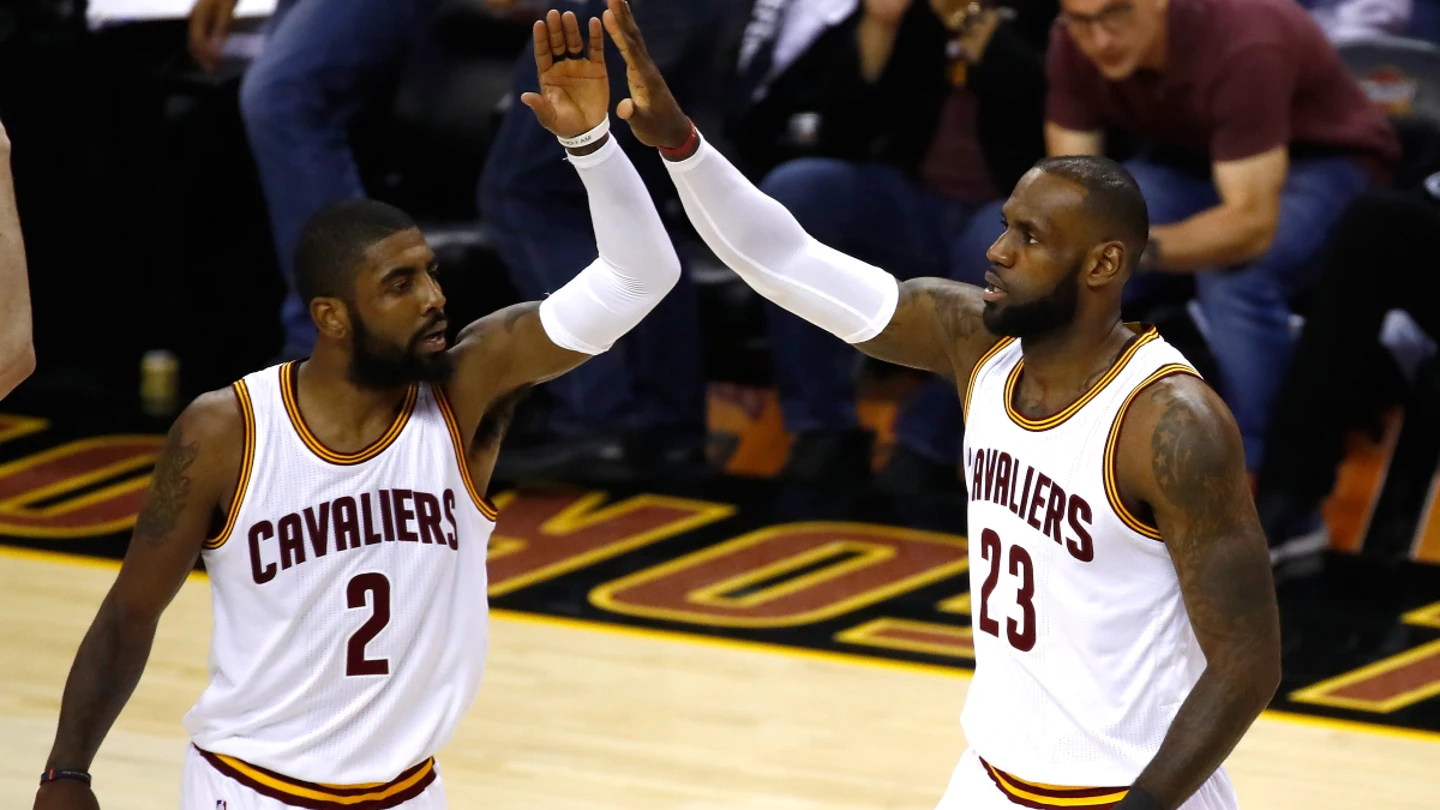 Irving y Lebron, en los Cavaliers Irving y Lebron, en los Cavaliers
