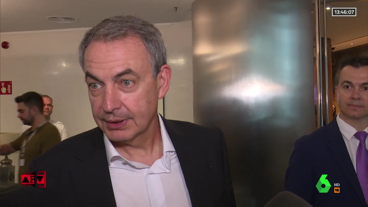 Zapatero afirma que hay "poderes ocultos" que atacan al Gobierno: "Son bastante agresivos" Zapatero afirma que hay "poderes ocultos" que atacan al Gobierno: "Son bastante agresivos"