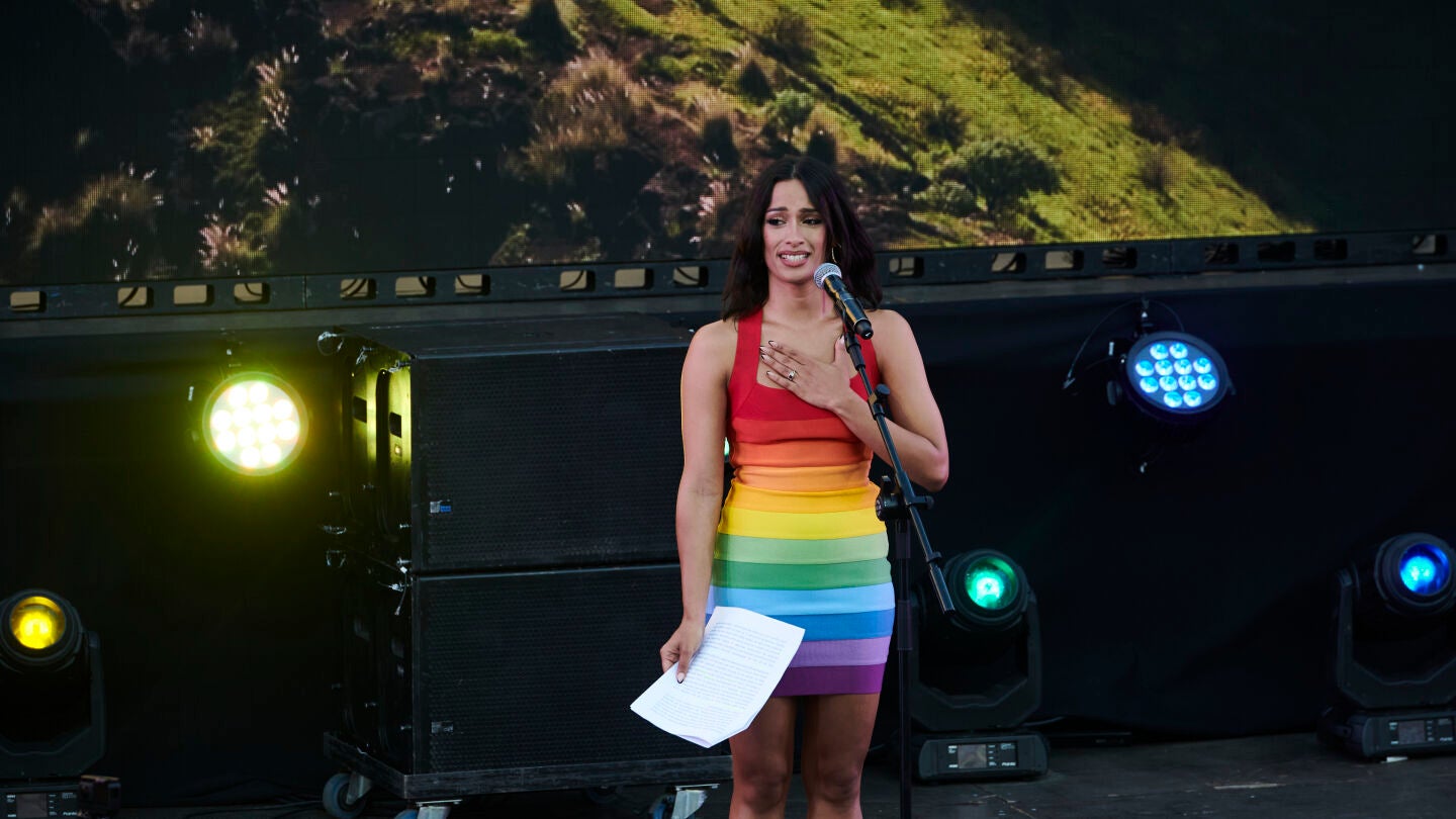 La cantante Chanel protagoniza el preg&oacute;n del Orgullo 2022 en la madrile&ntilde;a plaza Zerolo