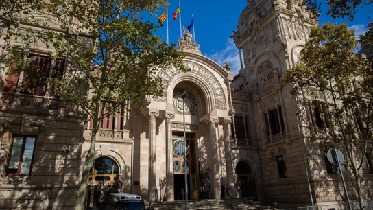 Fachada del Tribunal Superior de Justicia de Cataluña. Fachada del Tribunal Superior de Justicia de Cataluña.