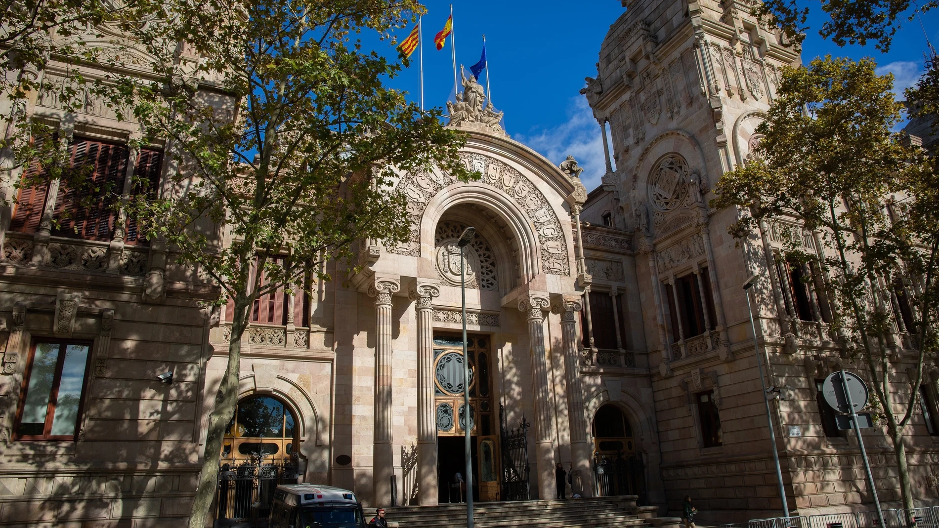 Fachada del Tribunal Superior de Justicia de Cataluña.