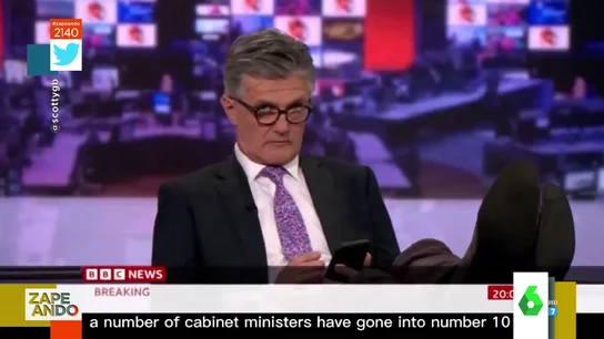 Tim Willcox, así ha sido la pillada viral a este presentador de la BBC Tim Willcox, así ha sido la pillada viral a este presentador de la BBC