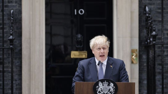 Boris Johnson en el momento de anunciar su dimisi&oacute;n