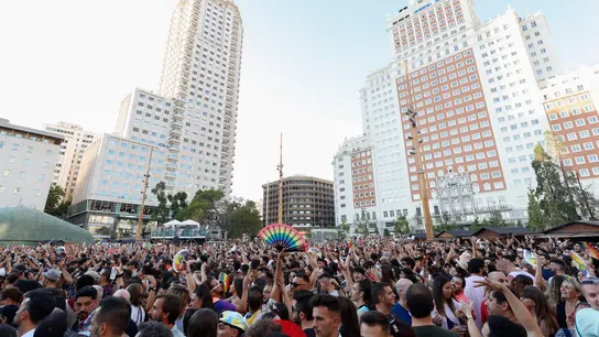 Asistentes al certamen 'Mr. Gay España' que se celebró este viernes en la Plaza España de Madrid. Reivindicación de la Ley trans