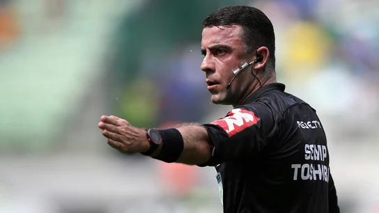 Benevenuto, árbitro de Brasil Benevenuto, árbitro de Brasil