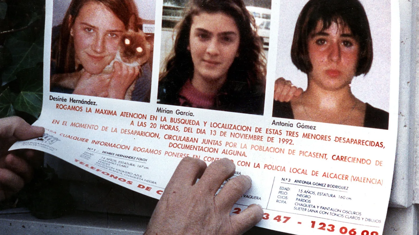 Cartel de la desaparición de Desirée, Miriam y Toñi Cartel de la desaparición de Desirée, Miriam y Toñi