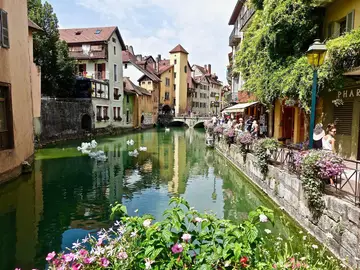 Descubre Annecy, un pintoresco pueblo alpino del sur de Francia Descubre Annecy, un pintoresco pueblo alpino del sur de Francia