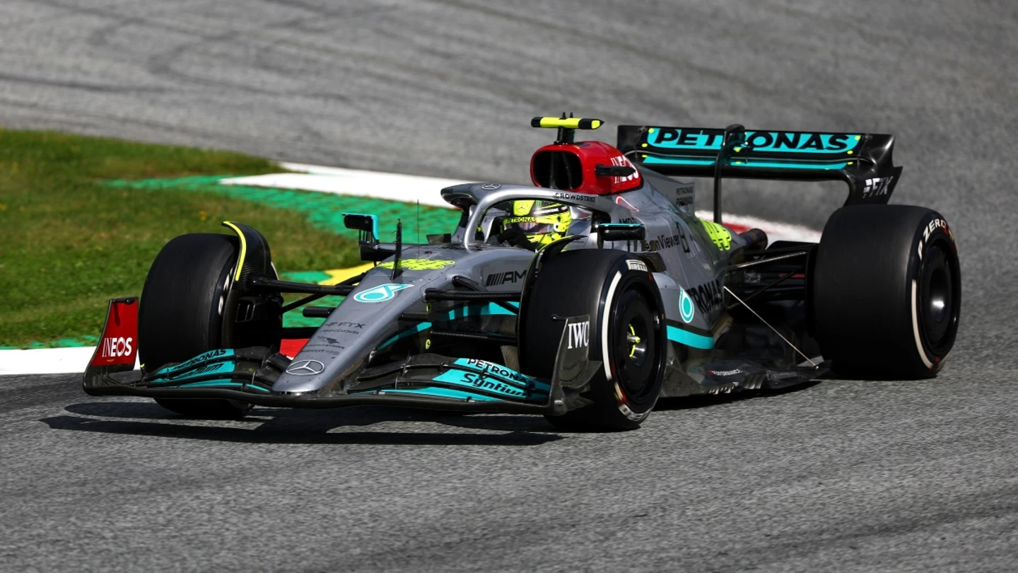Lewis Hamilton, sobre el Mercedes Lewis Hamilton, sobre el Mercedes