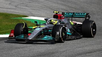 Lewis Hamilton, sobre el Mercedes