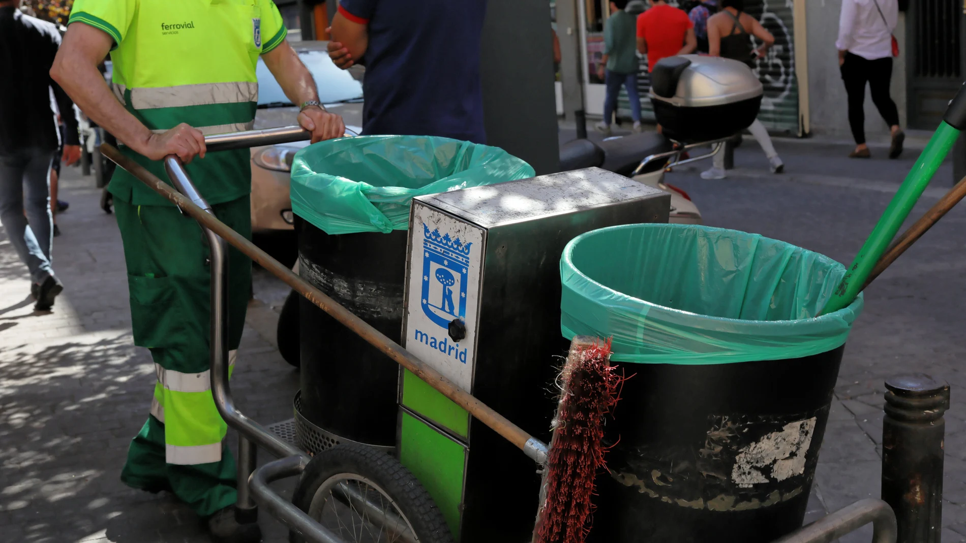 Muere un trabajador de la limpieza de 60 años tras sufrir un golpe de calor en Madrid