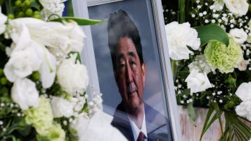 Fotografía de Shinzo Abe durante su funeral en Tokio