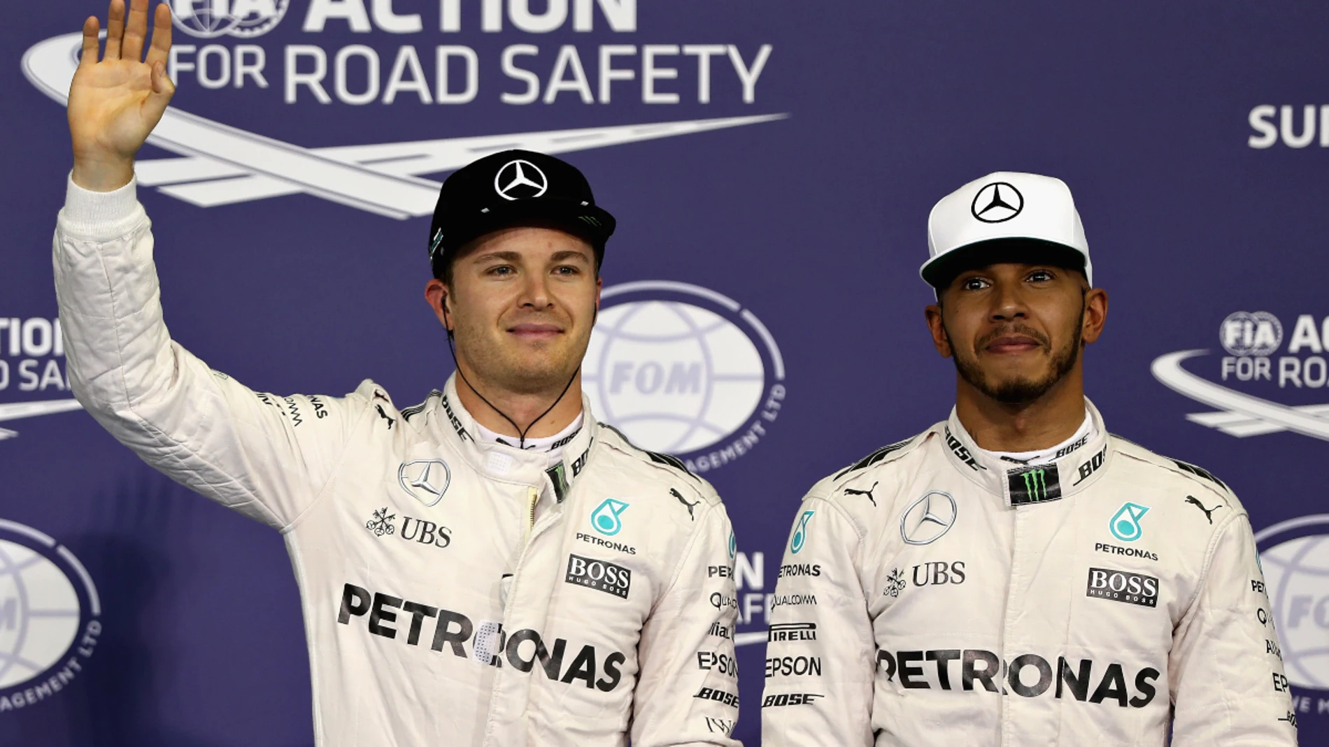 Rosberg, ante un Hamilton cariacontecido
