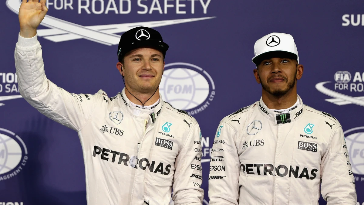 Rosberg, ante un Hamilton cariacontecido