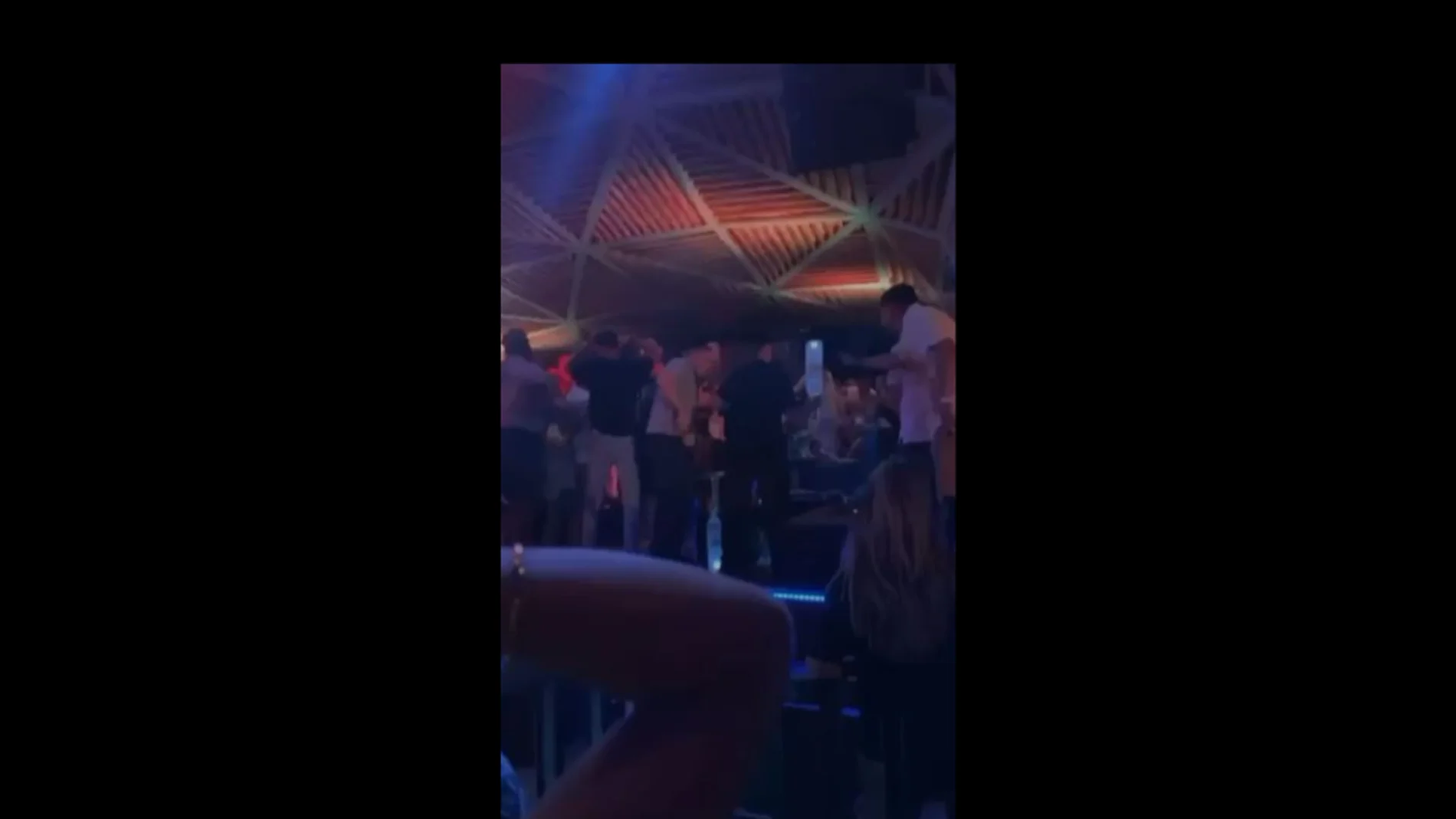 Caos en una discoteca de Marbella tras un tiroteo que se ha saldado con cinco heridos