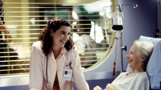 El personaje de Julianna Margulies no iba a sobrevivir al primer episodio, pero se convirtió en habitual El personaje de Julianna Margulies no iba a sobrevivir al primer episodio, pero se convirtió en habitual