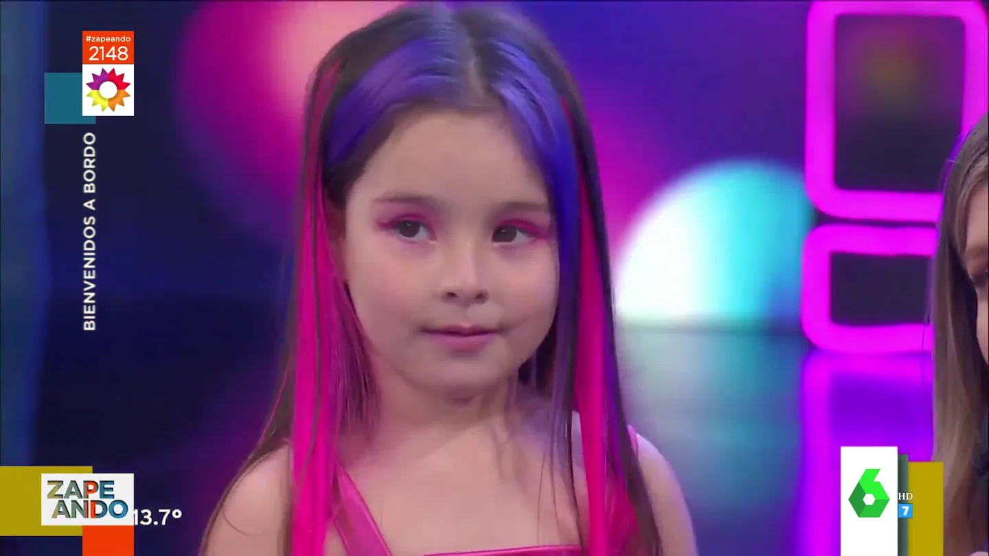 ¿A qué cantante se parece esta niña? ¿A qué cantante se parece esta niña?