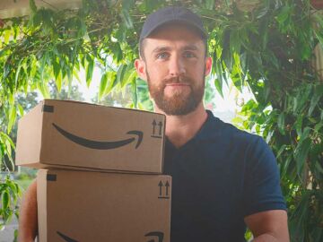 Un repartidor de Amazon