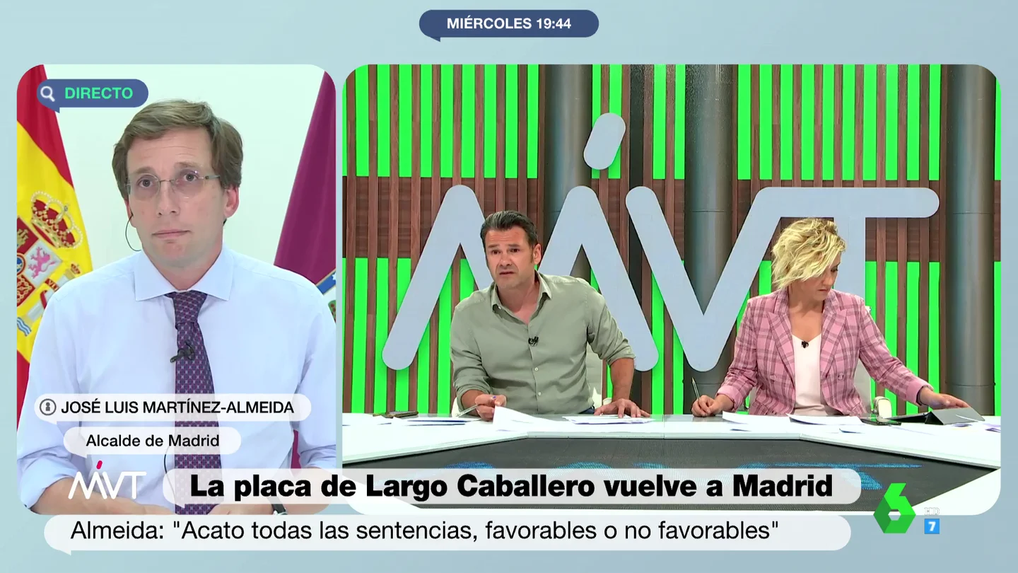 La pregunta de Iñaki López que pone contra las cuerdas a Almeida tras la sentencia sobre la restitución de la placa de Largo Caballero en Madrid La pregunta de Iñaki López que pone contra las cuerdas a Almeida tras la sentencia sobre la restitución de la placa de Largo Caballero en Madrid
