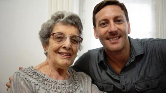 Delia Giovanola junto a su nieto Mart&iacute;n