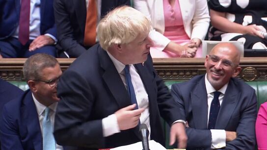 Boris Johnson se viste de 'Terminator' para despedirse del Parlamento brit&aacute;nico: "Hasta la vista, baby"
