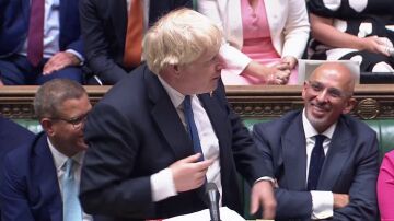 Boris Johnson se viste de 'Terminator' para despedirse del Parlamento británico: "Hasta la vista, baby"