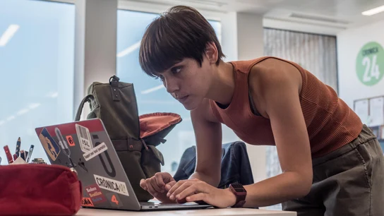 Antonia (Veki Velilla) es la periodista que descubre la trama y encuentra al superagente García, en '¡García"' Antonia (Veki Velilla) es la periodista que descubre la trama y encuentra al superagente García