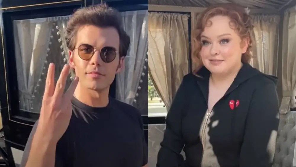  Luke Newton (Colin Bridgerton) y Penelope Featherington (Nicola Coughlan) protagonizan la tercera temporada de 'Los Bridgerton'