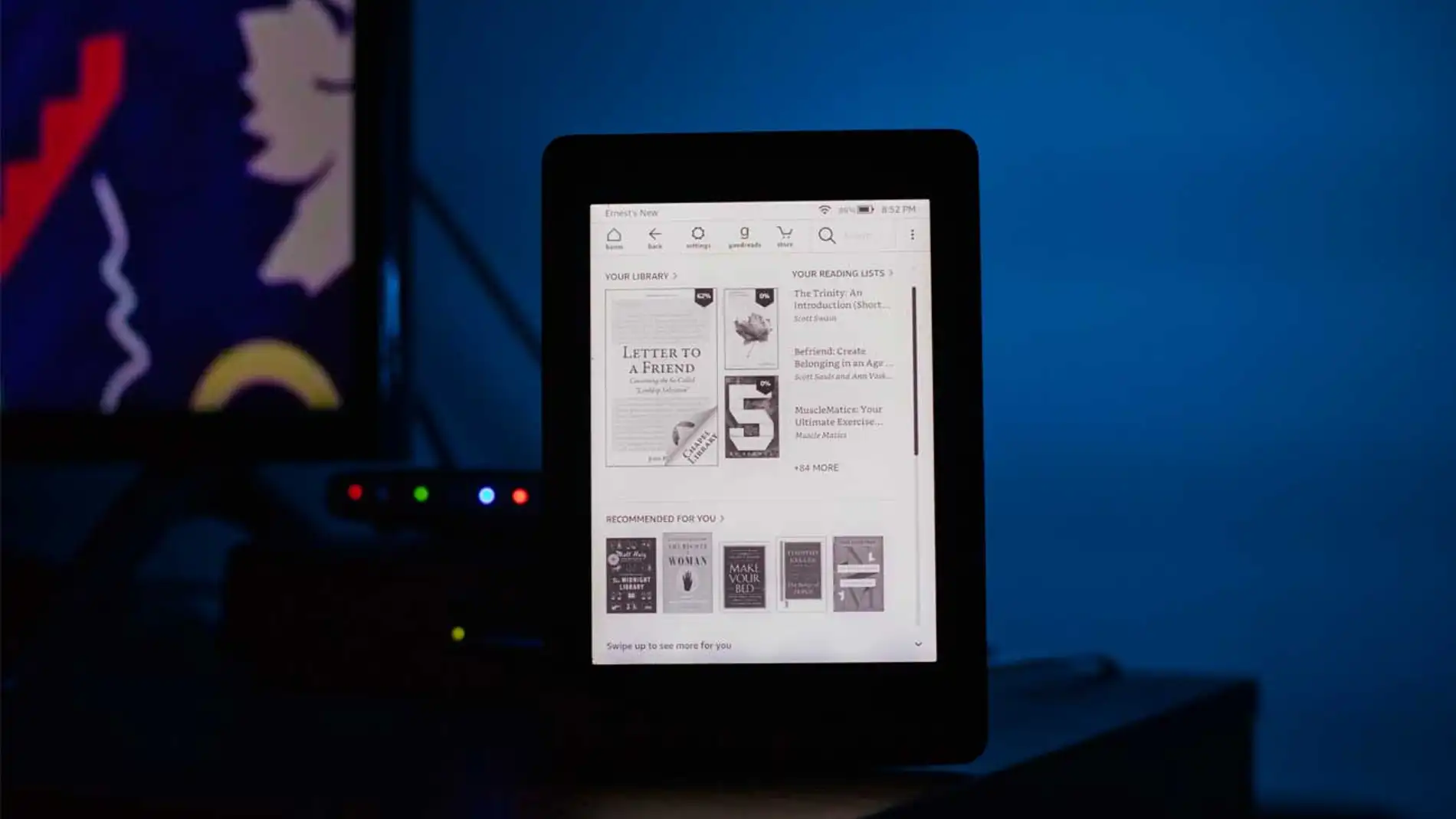 plantea un Kindle con pantalla plegable como un libro físico