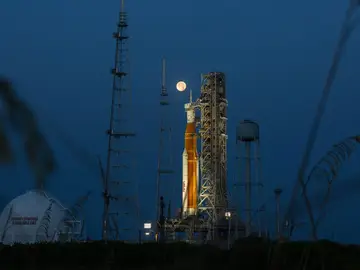Sistema de Lanzamiento Espacial Artemis I y nave espacial Orion Sistema de Lanzamiento Espacial Artemis I y nave espacial Orion