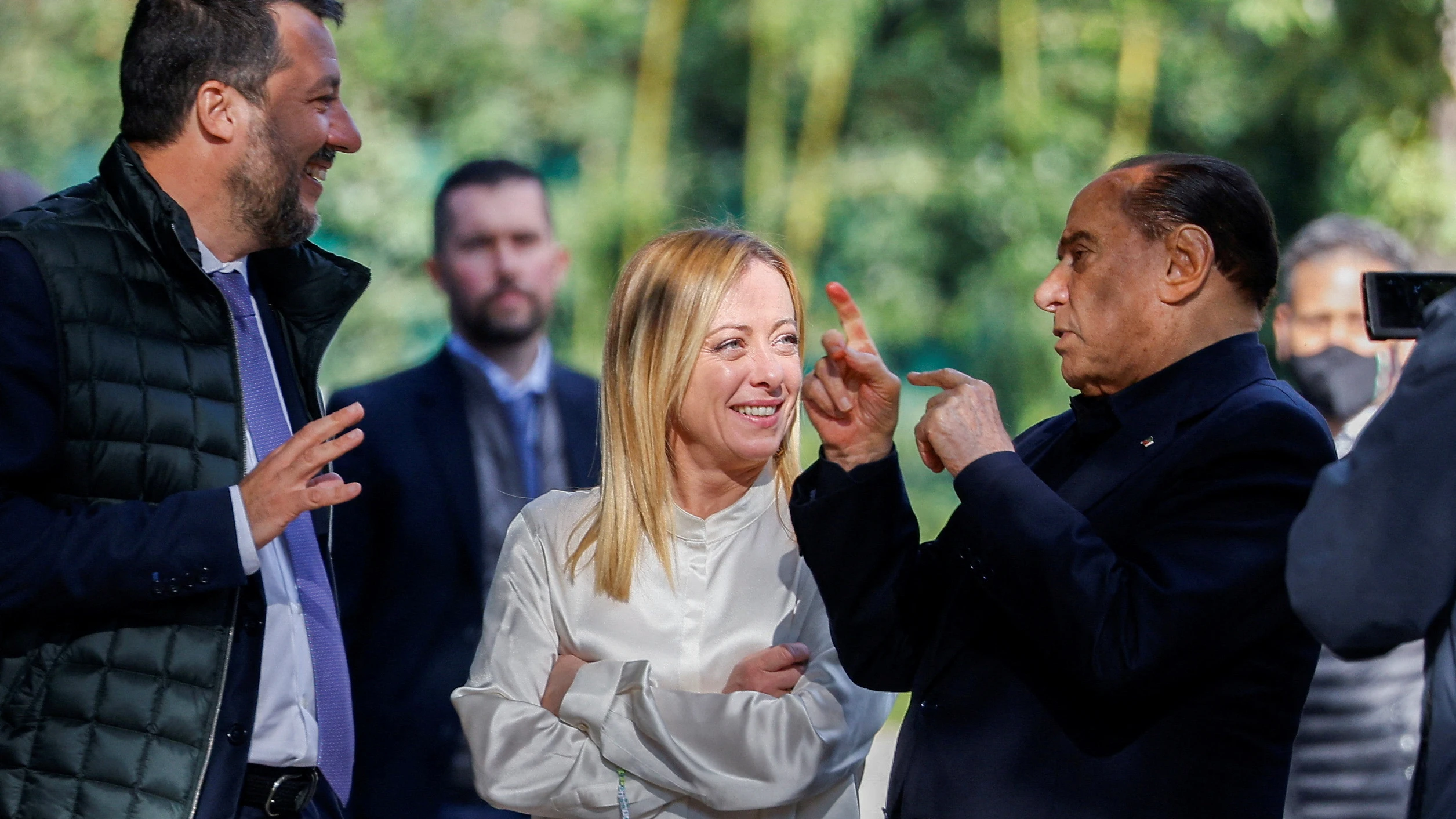 Giorgia Meloni, junto a Matteo Salvini y Silvio Berlusconi