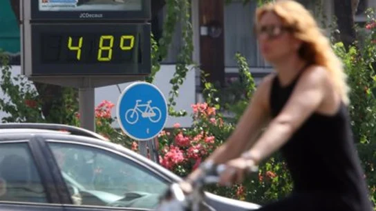 Termómetro en Sevilla que refleja las altas temperaturas durante la ola de calor. Termómetro en Sevilla que refleja las altas temperaturas durante la ola de calor.