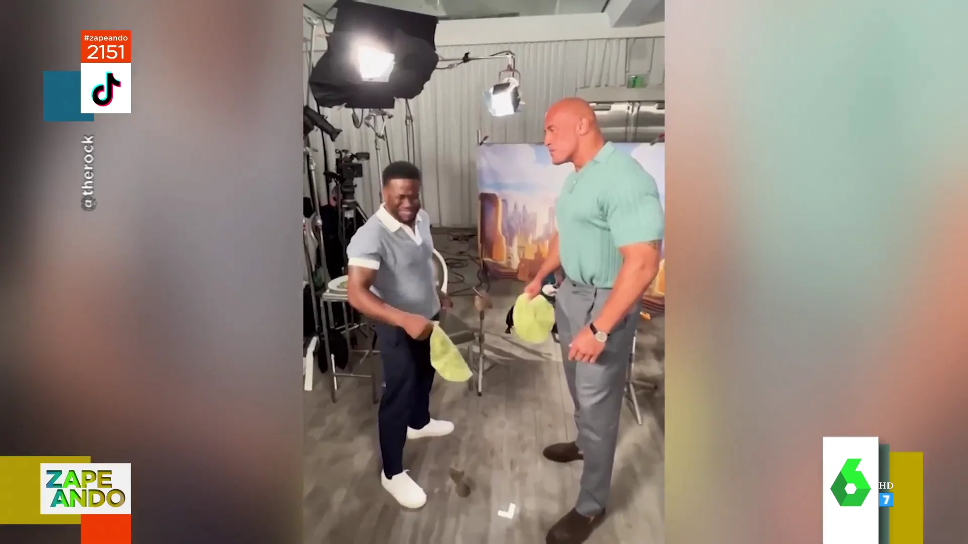 Dwayne Johnson y Kevin Hart se enfrentan en el tortilla challenge 