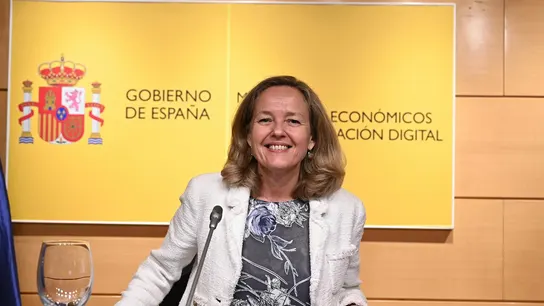 La vicepresidenta primera y ministra de Asuntos Económicos, Nadia Calviño Nadia Calviño se reúne con las entidades financieras para explicar el nuevo impuesto a la banca