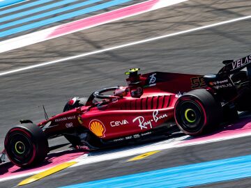 Ferrari encabeza el viernes del GP de Francia con Carlos Sainz al frente