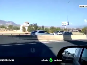 Estremecedor accidente de un conductor kamikaze y un camión de grandes dimensiones en Granada