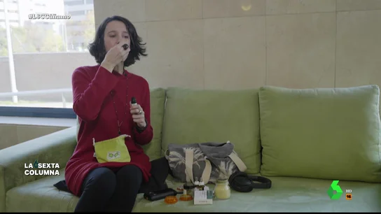 Carola, quien fabrica sus propios analgésicos Carola, quien fabrica sus propios analgésicos