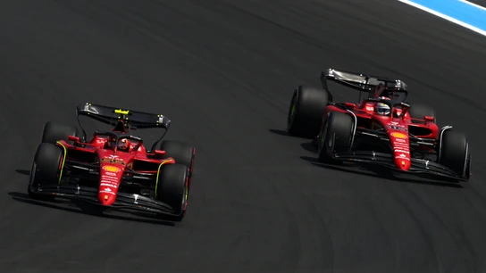 Carlos Sainz, por delante de Charles Leclerc Carlos Sainz, por delante de Charles Leclerc